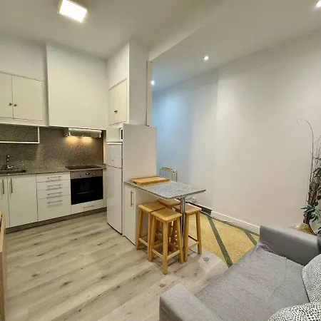 Centro Peatonal 5 Habitaciones Con Balcon Vigo