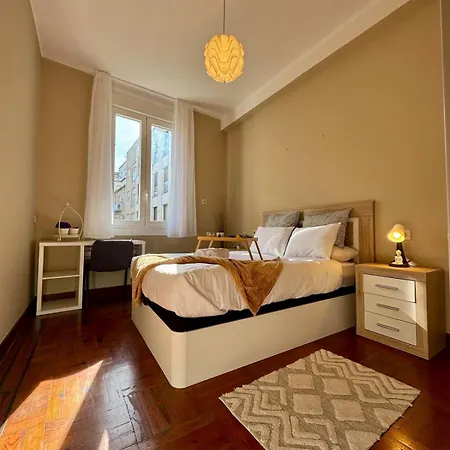 Apartament Centro Peatonal 5 Habitaciones Con Balcon Vigo