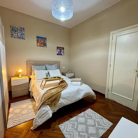 Centro Peatonal 5 Habitaciones Con Balcon Apartament Vigo