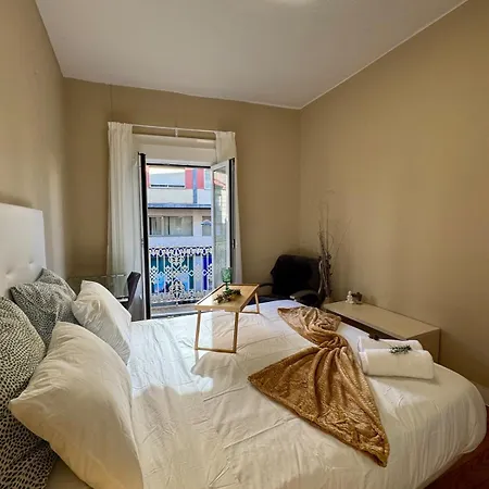 Centro Peatonal 5 Con Balcon